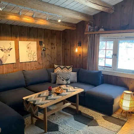 Traditional Norwegian Cabin In Rondane Mountains Mysusæter